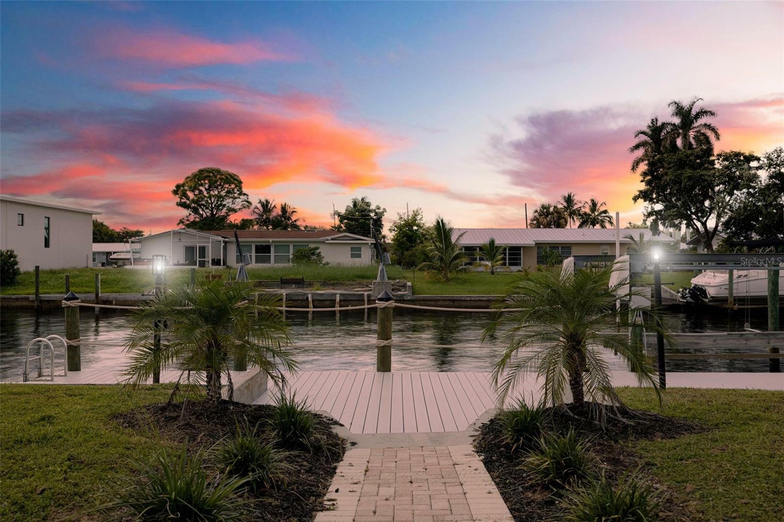 Property Photo:  4930 Edith Esplanade  FL 33904 