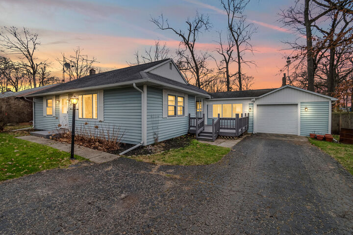 2439 Sylvan Drive  Hillsdale MI 49242 photo