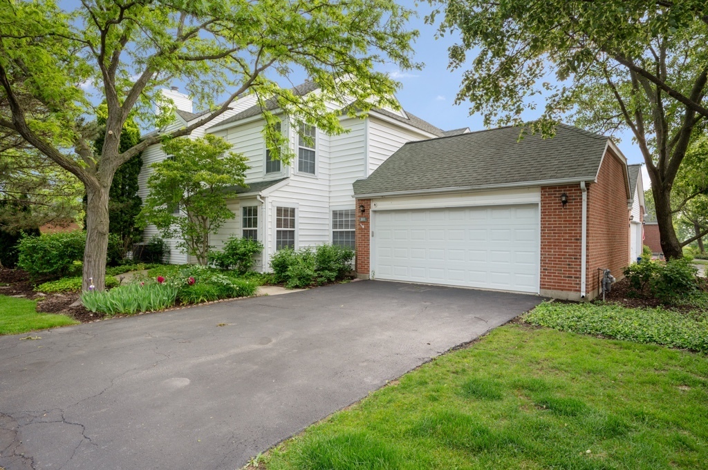 Property Photo: 101 Woodbury Lane IL 60044