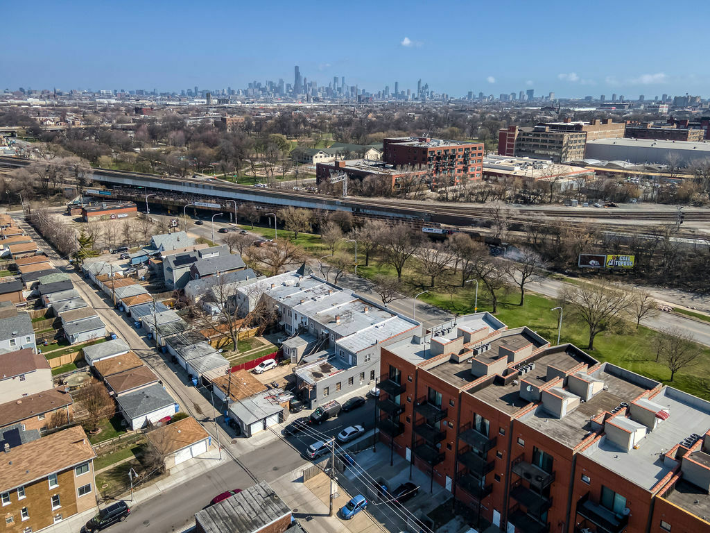 Property Photo: 4000 S Western Avenue 4 IL 60609