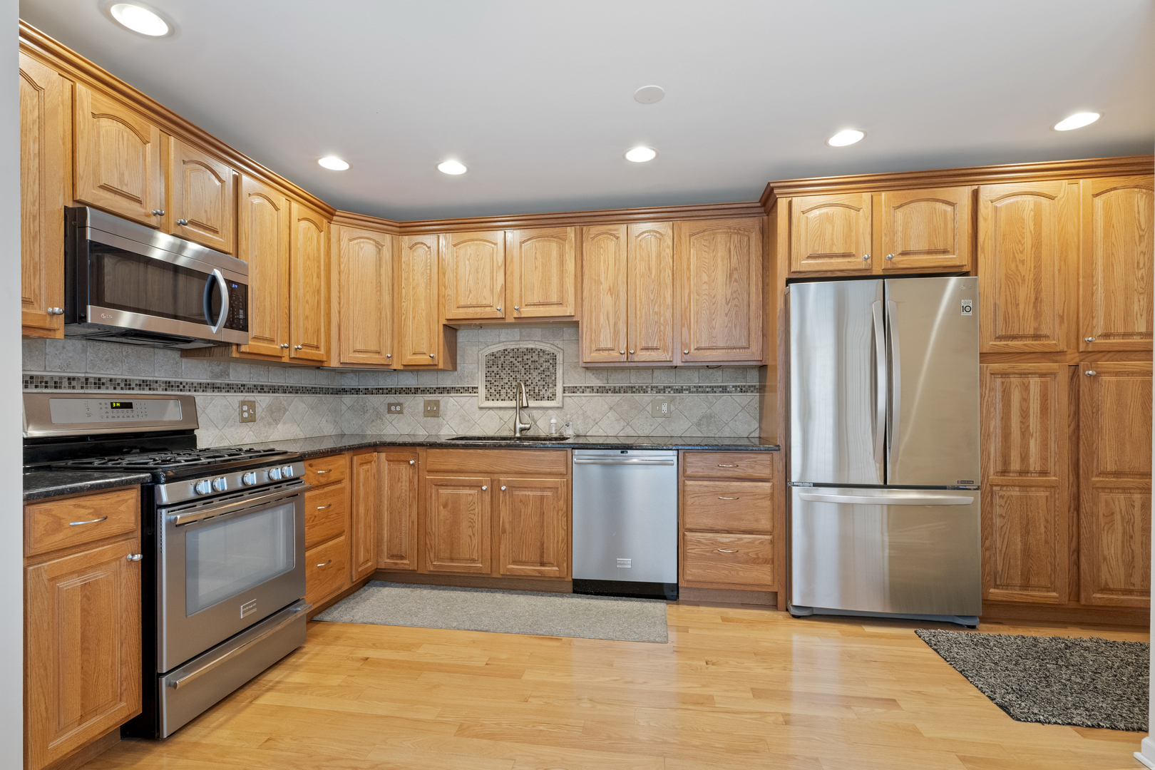 Property Photo: 401 Park Barrington Drive IL 60010