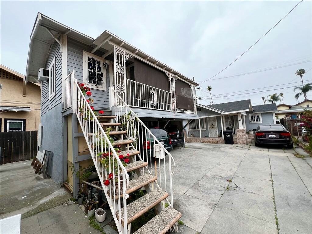 629 W Gage Avenue  Los Angeles CA 90044 photo