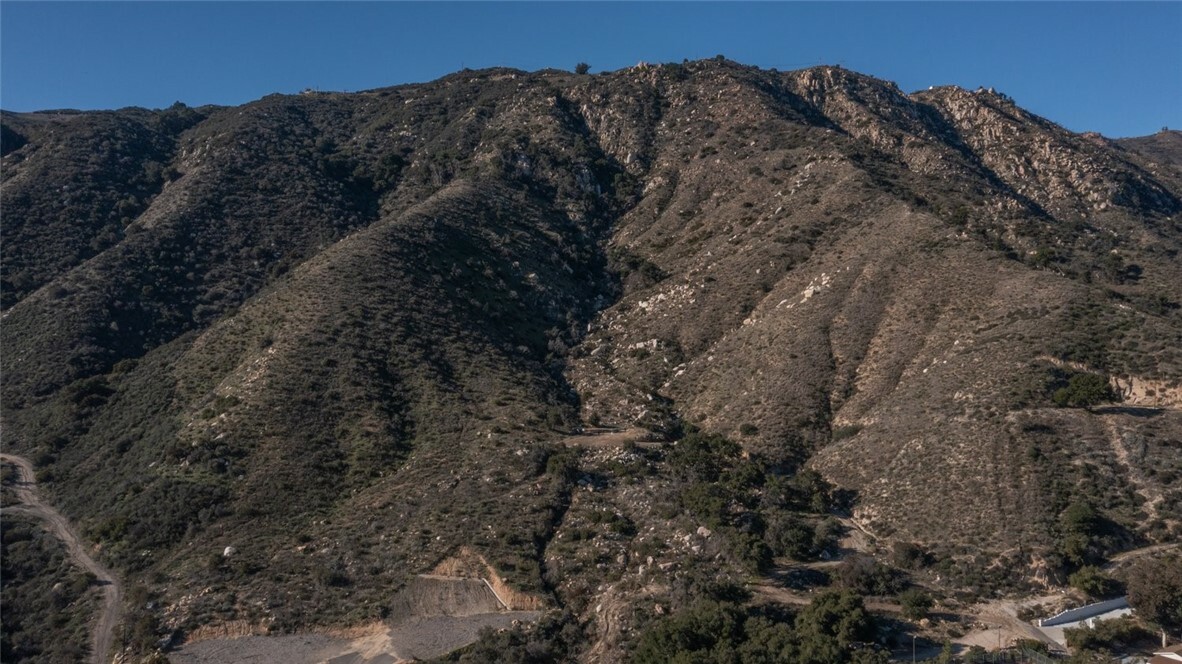 Property Photo: 29 Lakeview CA 92530