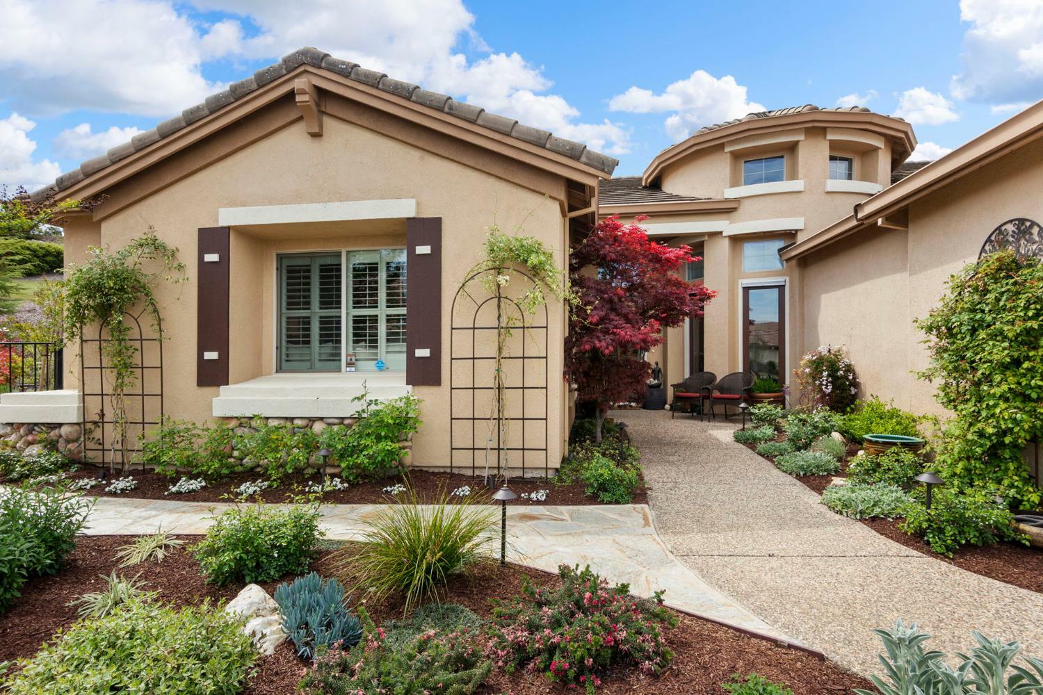 Property Photo: 860 Shire Court CA 95648