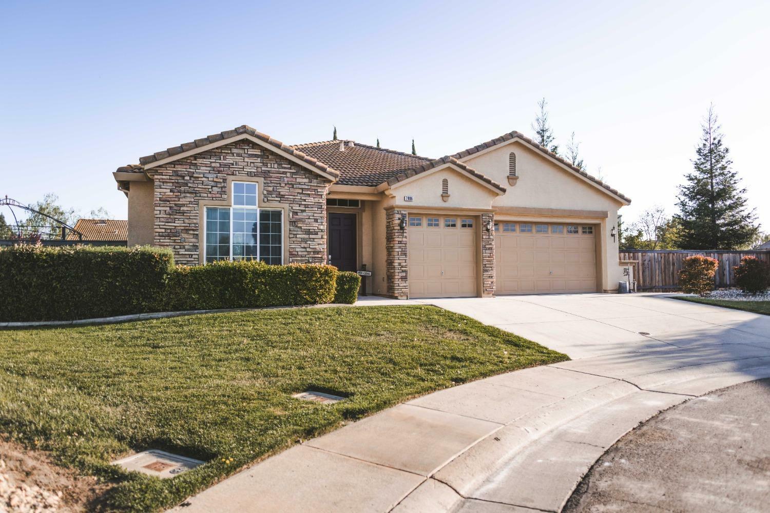 Property Photo: 7886 Dimarco Court CA 95829