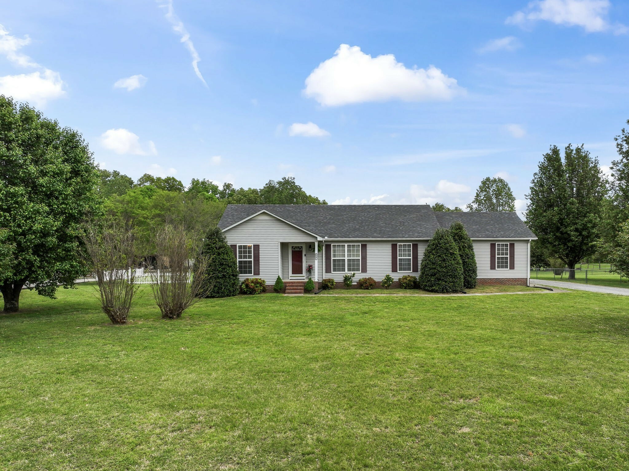 Property Photo: 2214 Sims Rd TN 37160