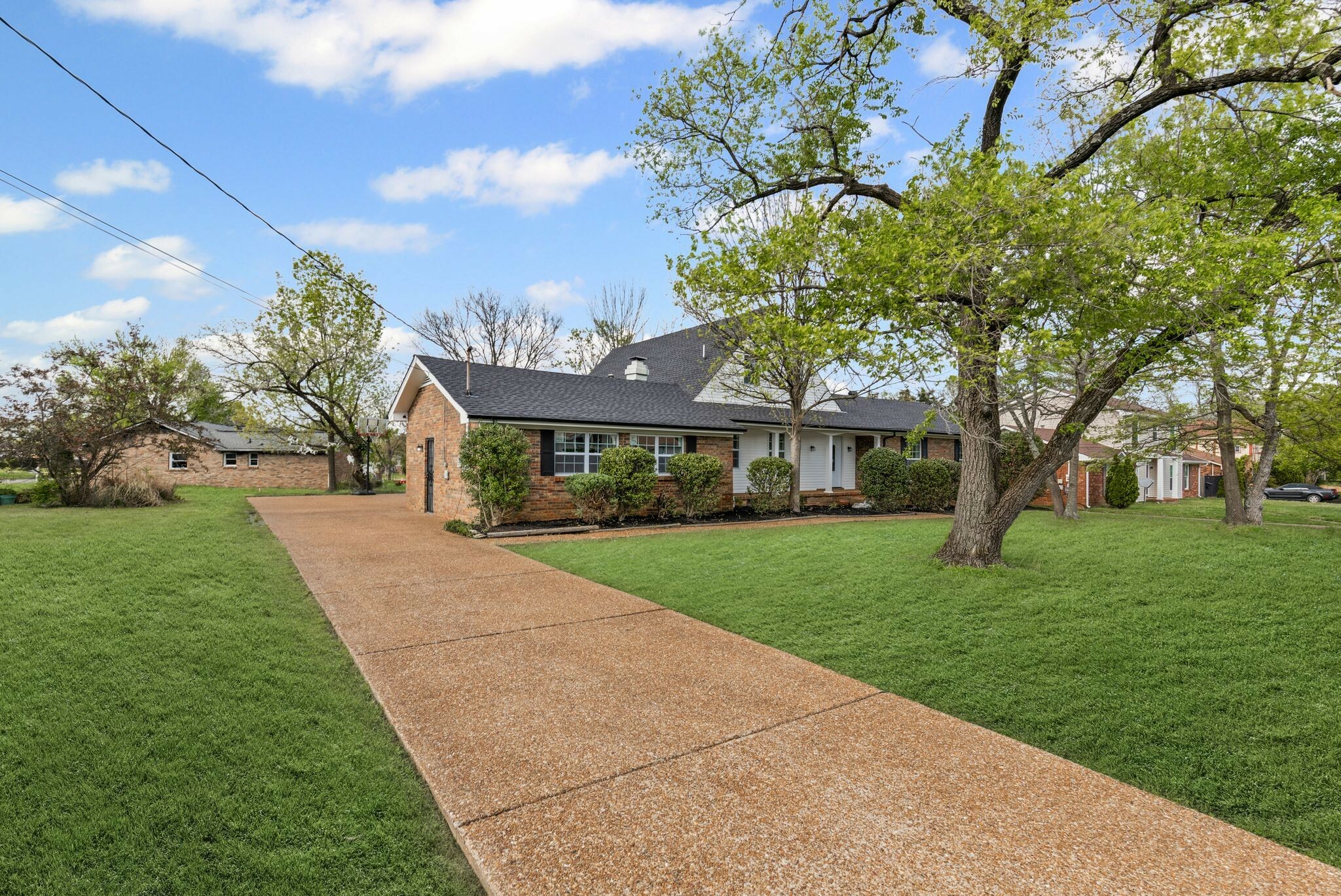 Property Photo: 105 Saxon Mist Dr TN 37217