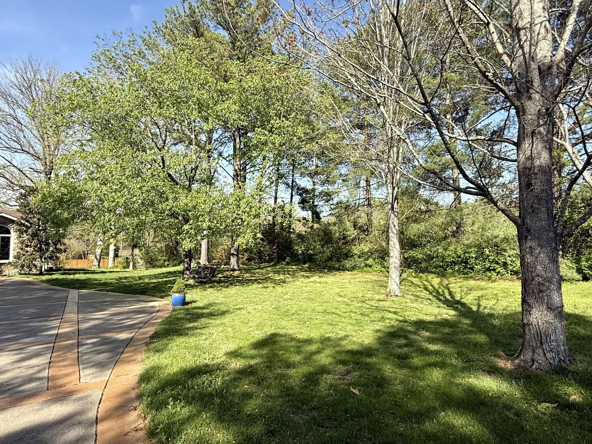 Property Photo: 8166 Poplar Creek Rd TN 37221