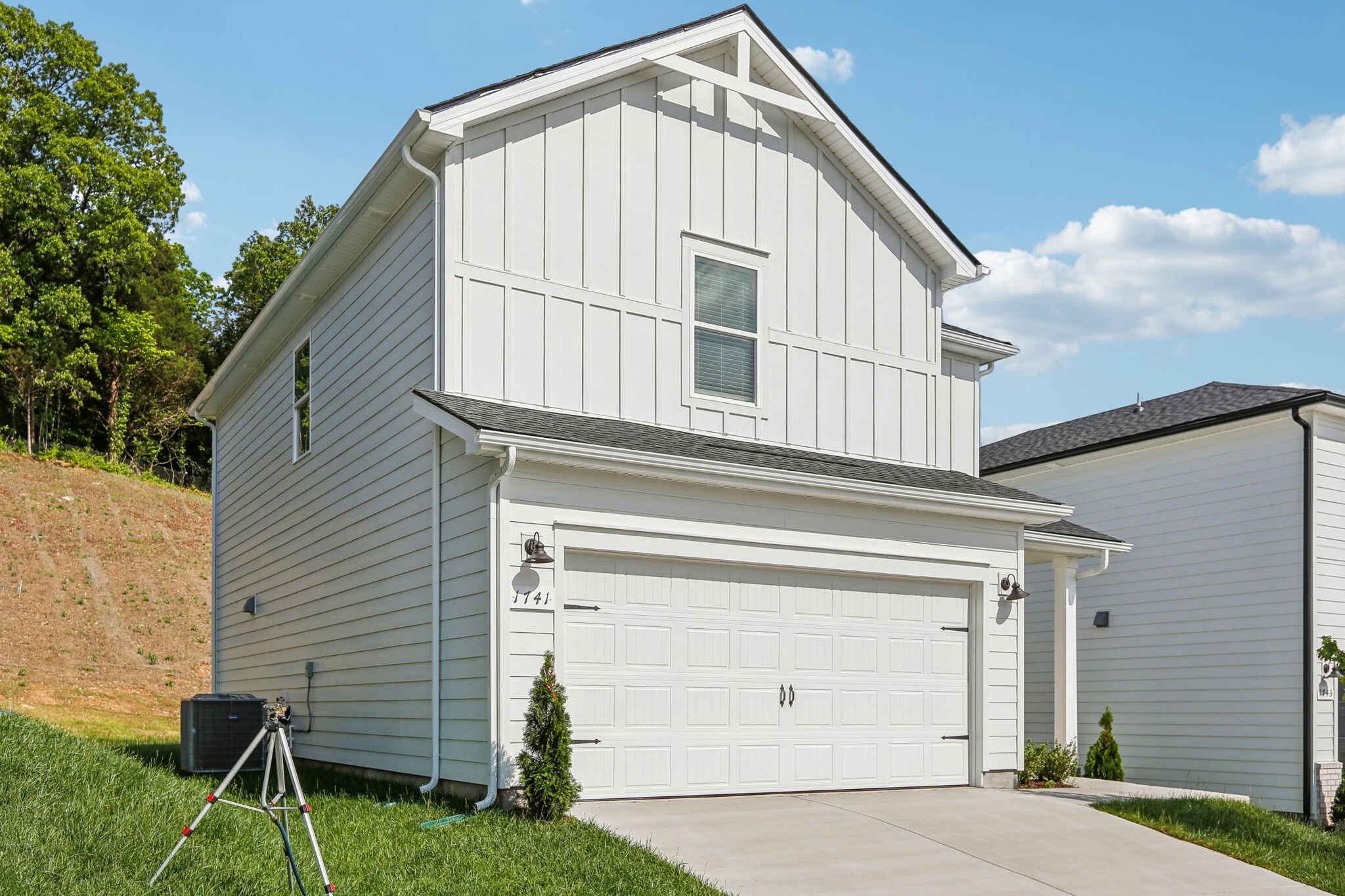Property Photo: 1741 Flora Grv TN 37076