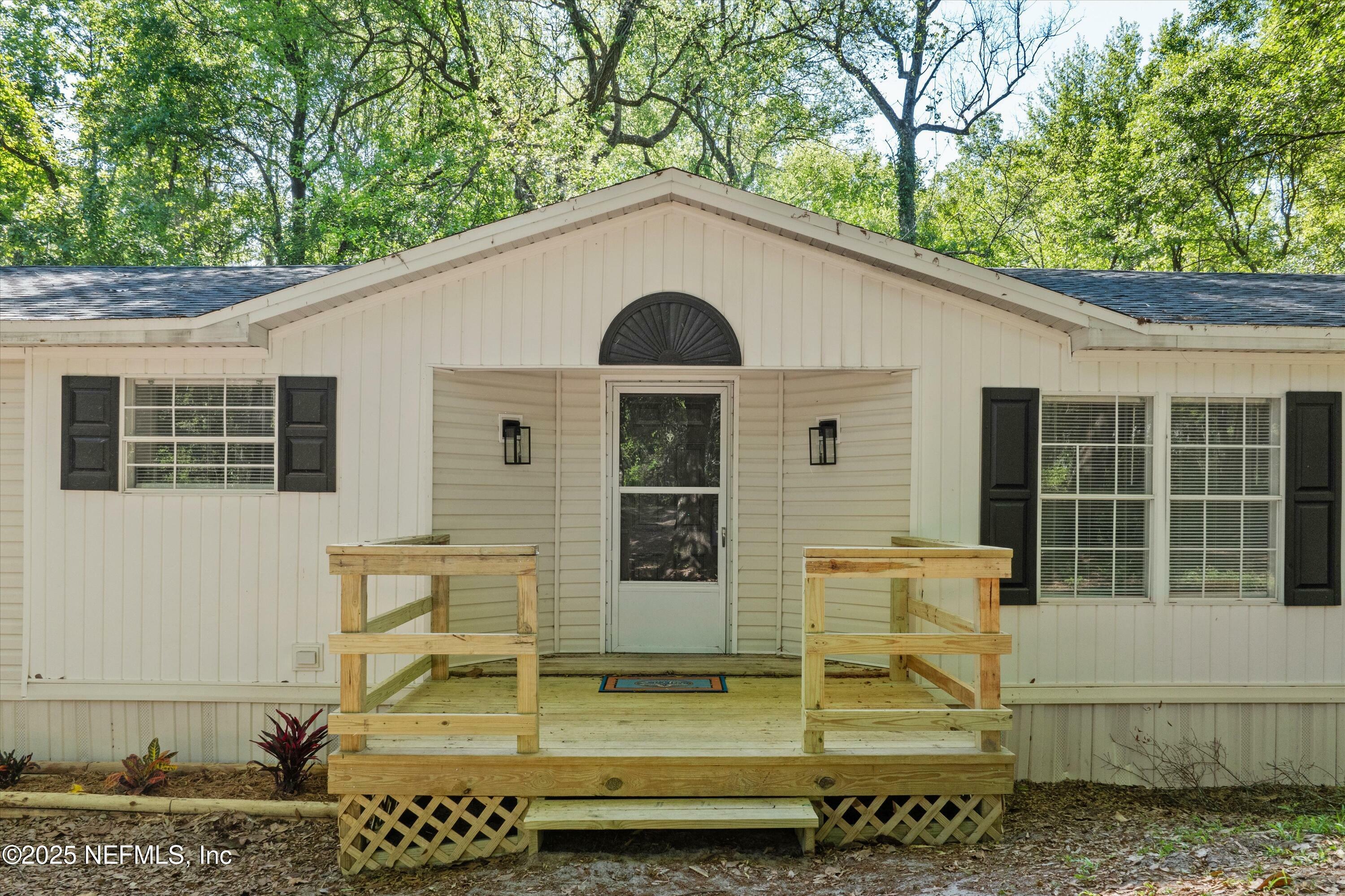 Property Photo: 5325 Chicory Circle FL 32068