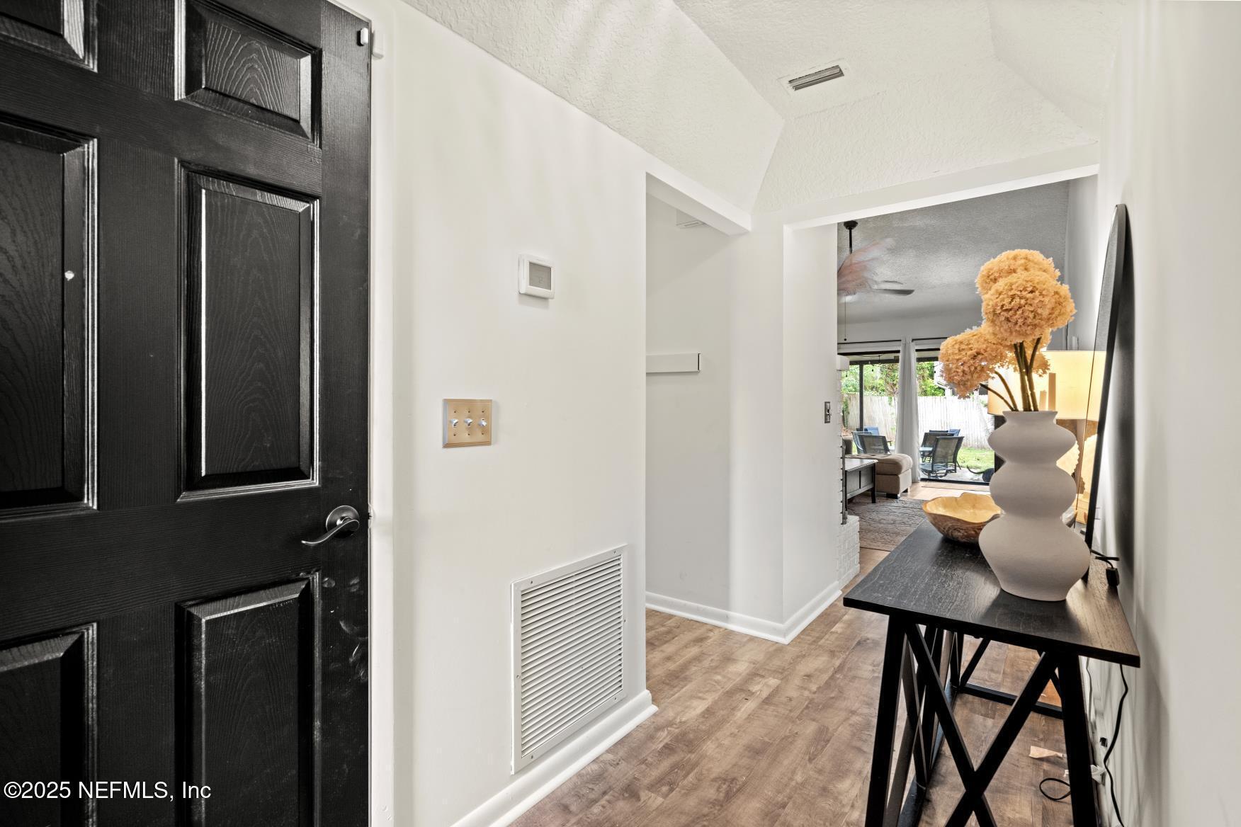 Property Photo: 9709 Fawn Brook Circle N FL 32256