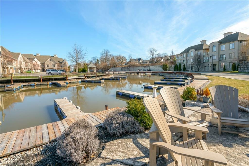 Property Photo: 19 Lake Street 20 ON L3M 0C3