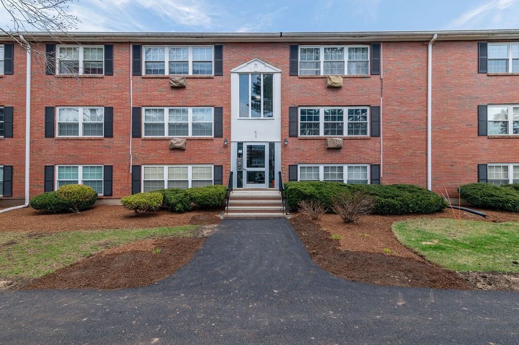 Property Photo: 1 Tara Dr 10 MA 02188