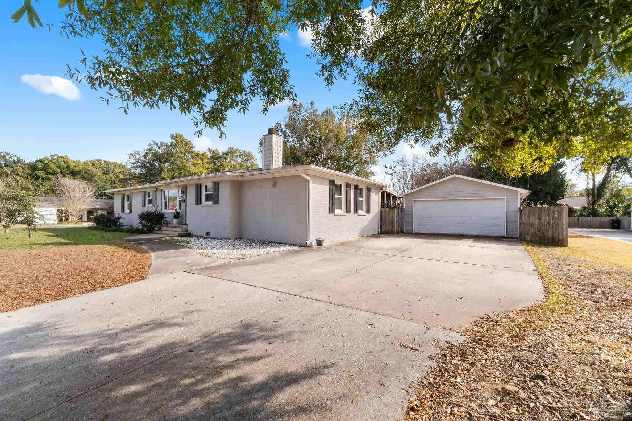 Property Photo: 3207 E Mallory St FL 32503