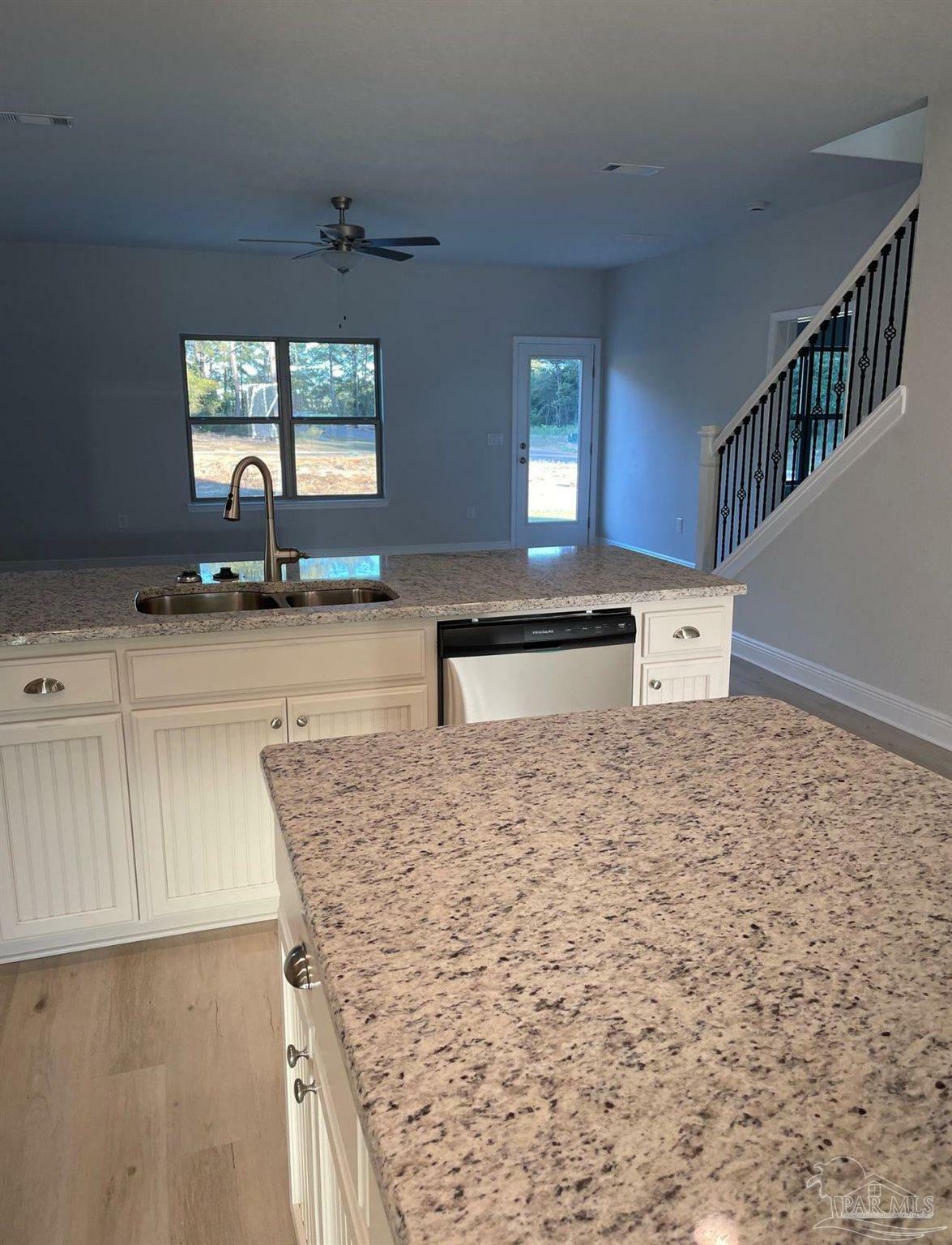 Property Photo: 5299 Hidden Pines Cir FL 32583