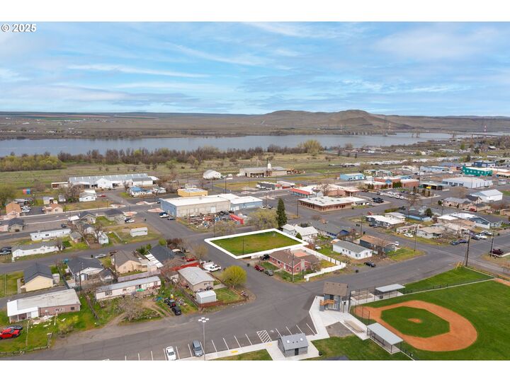 Property Photo: Seventh OR 97882