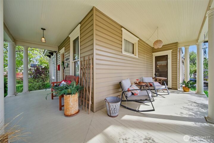 Property Photo:  609 S Division Street  WA 99362 