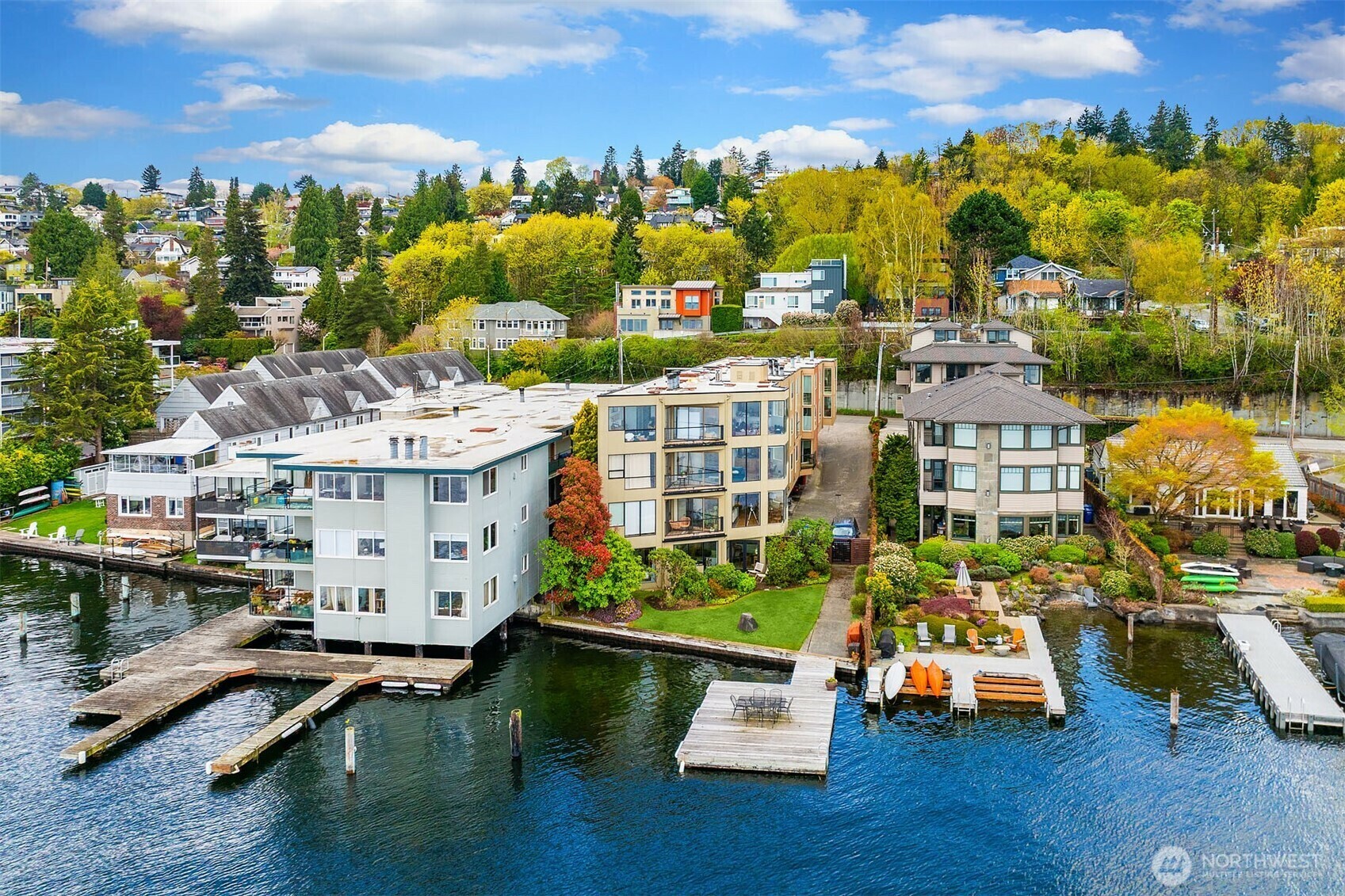 Property Photo: 510 Lakeside Avenue S 10 WA 98144