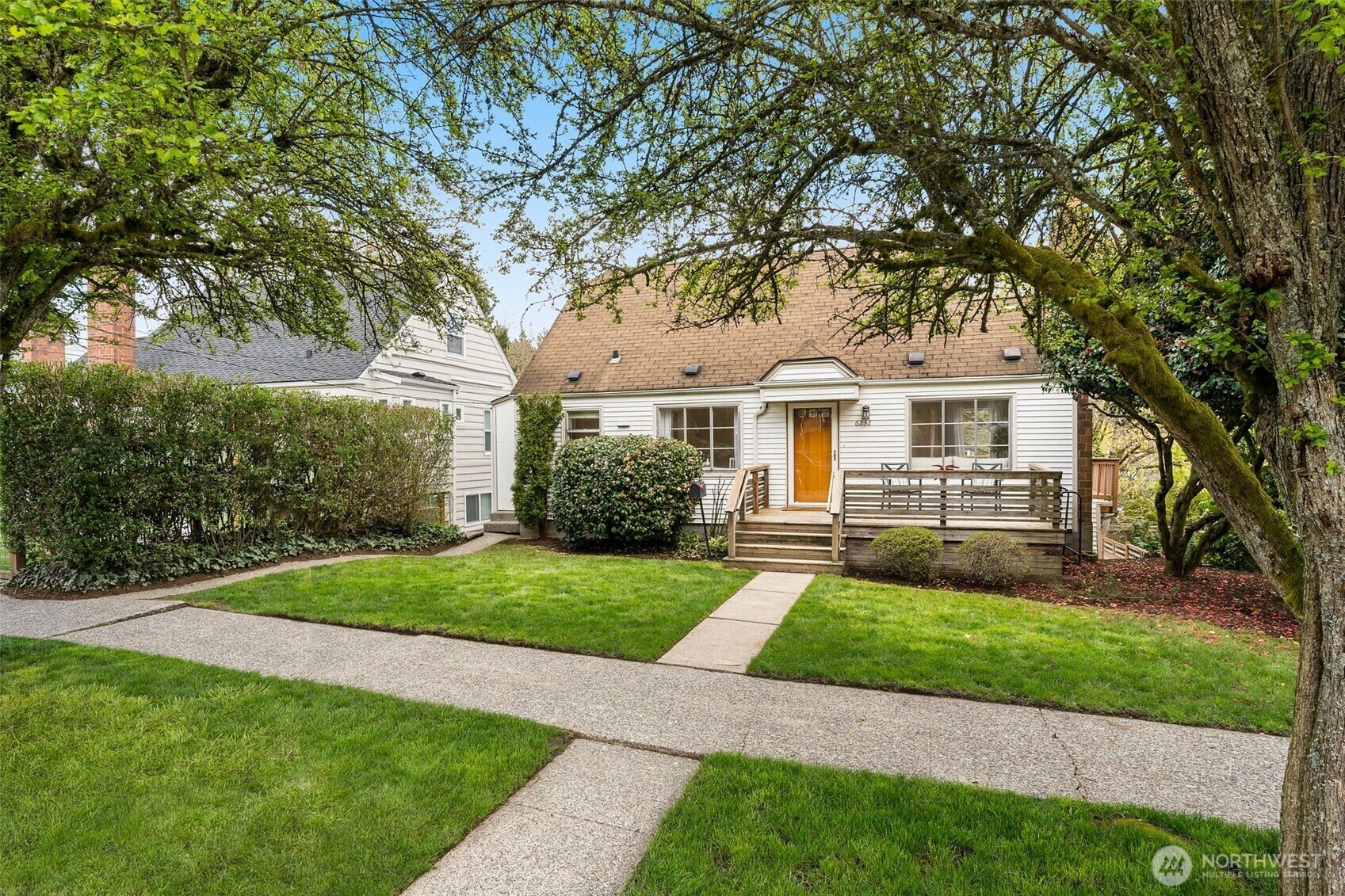 6232  38th Avenue NE  Seattle WA 98115 photo