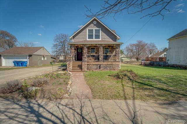 Property Photo: 28844 Wexford Drive MI 48092
