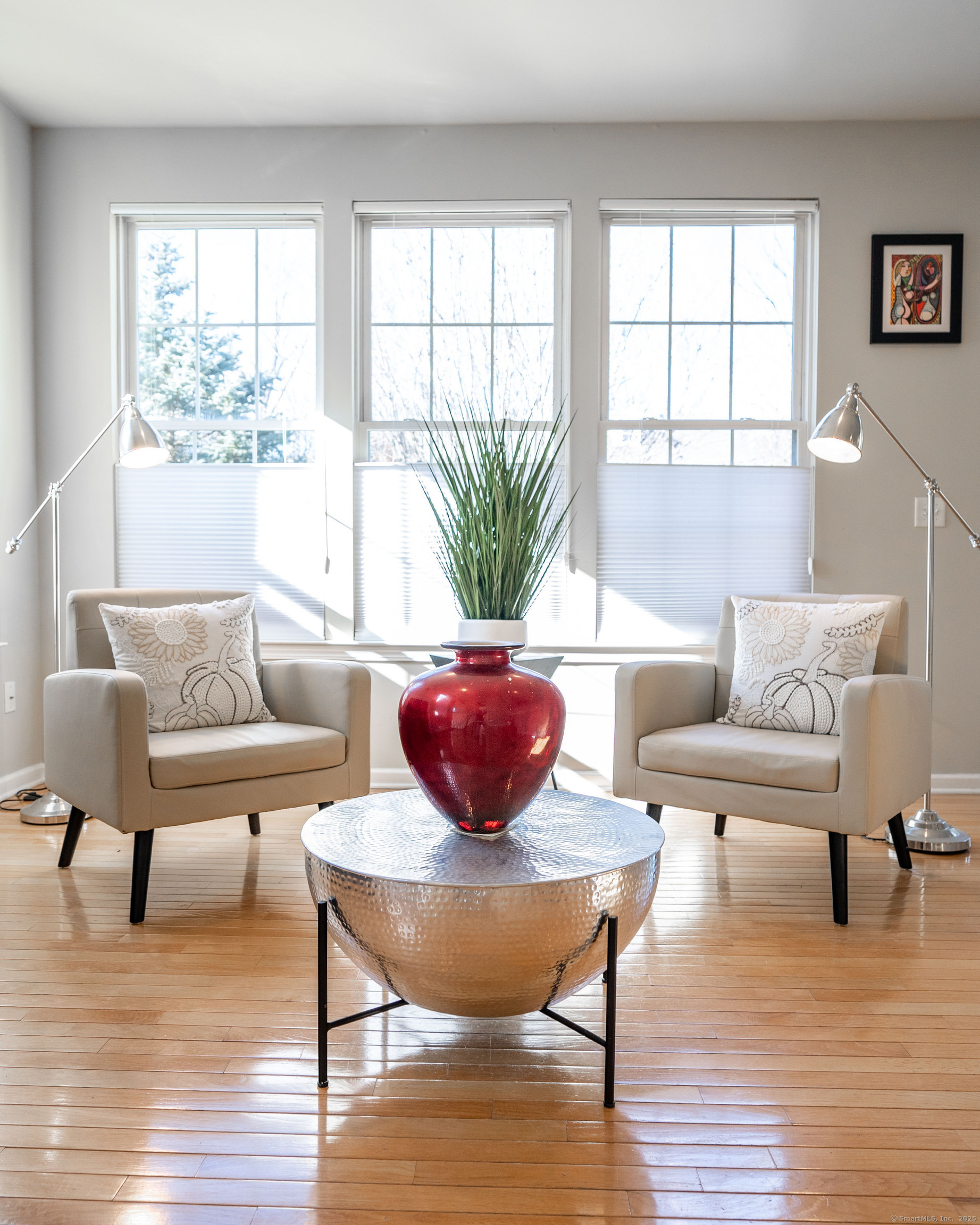 Property Photo: 8 Cambridge Drive 8 CT 06811