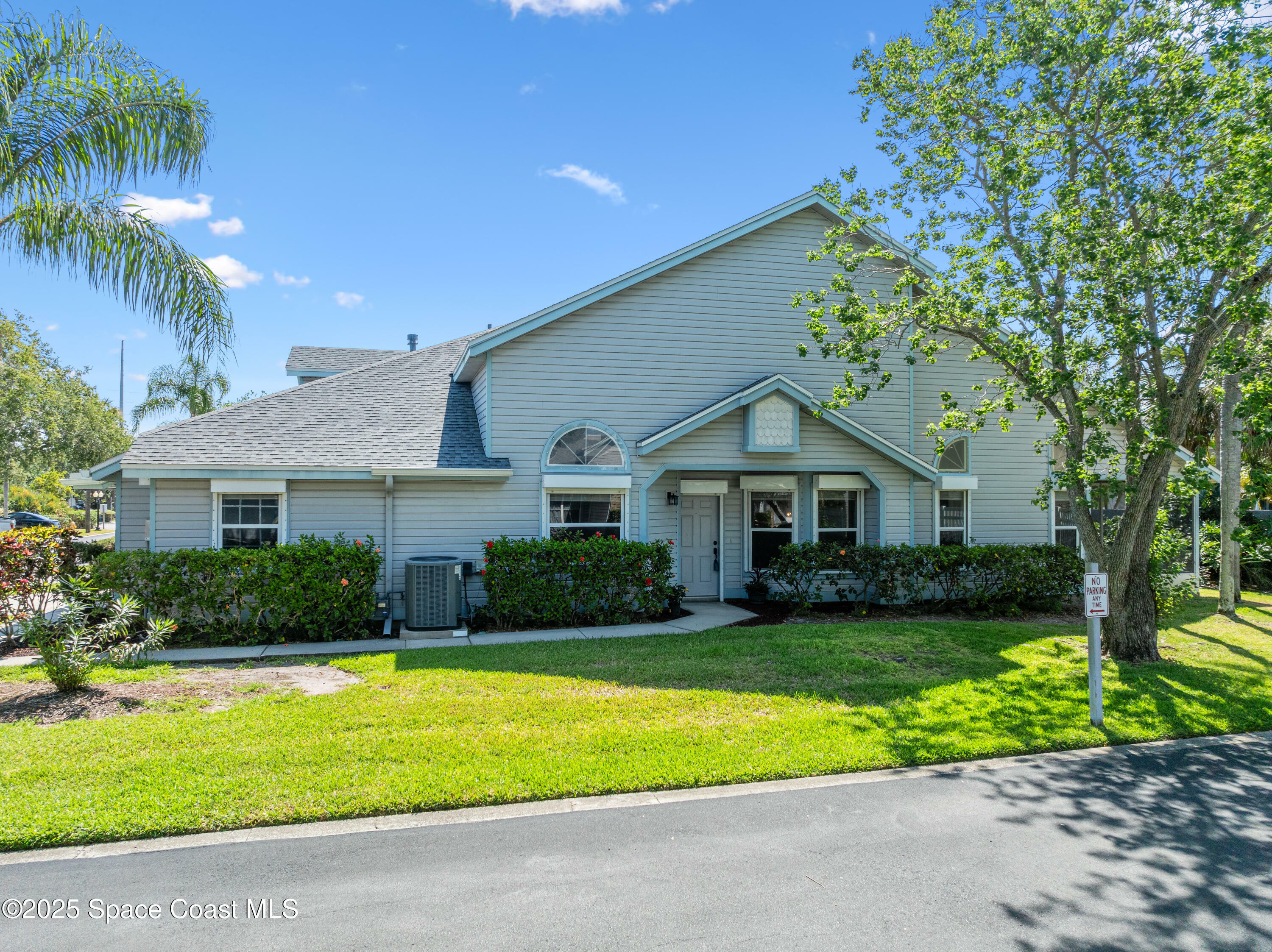 Property Photo: 209 Tradewinds Drive FL 32937