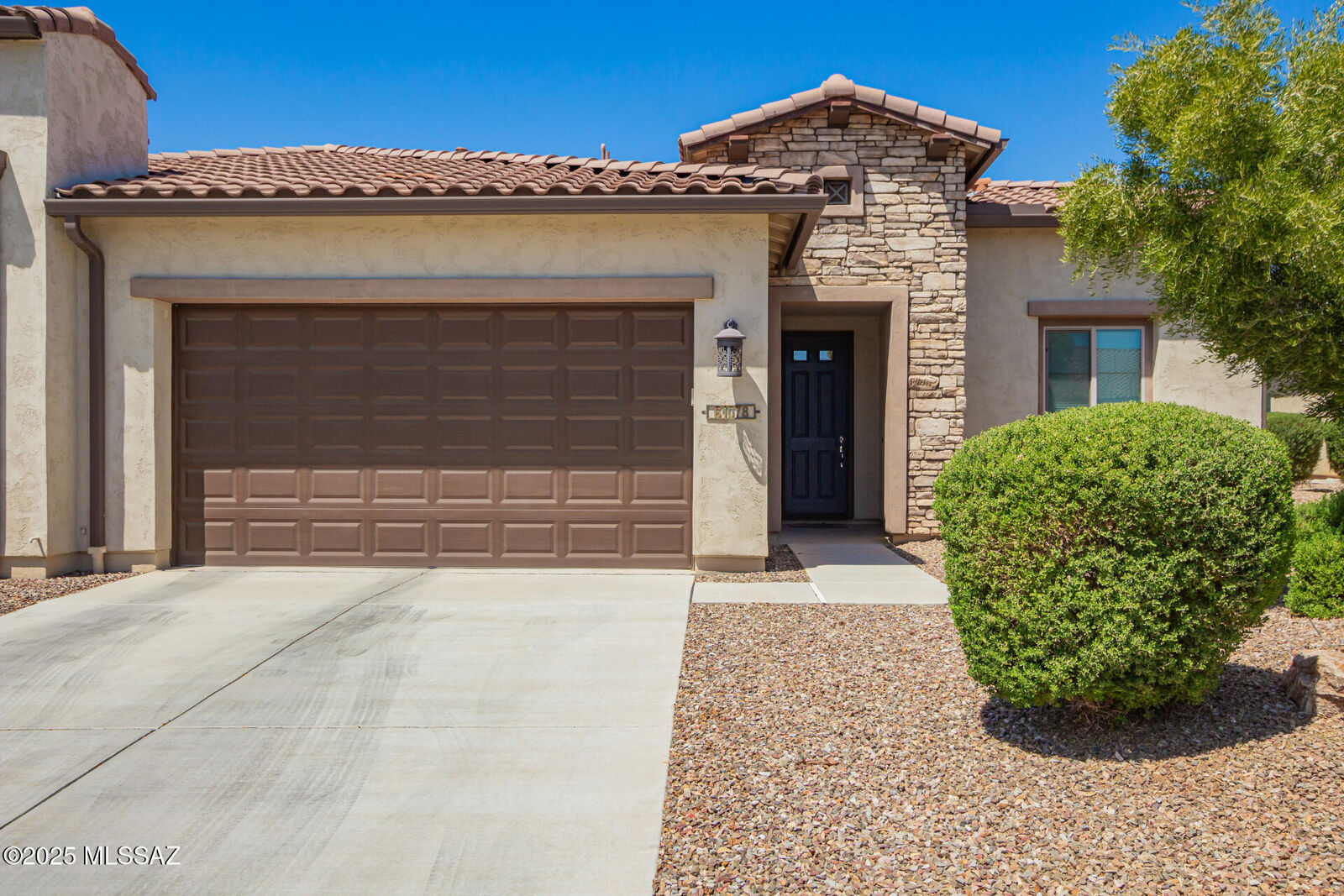 Property Photo: 61078 E Shale Road AZ 85623