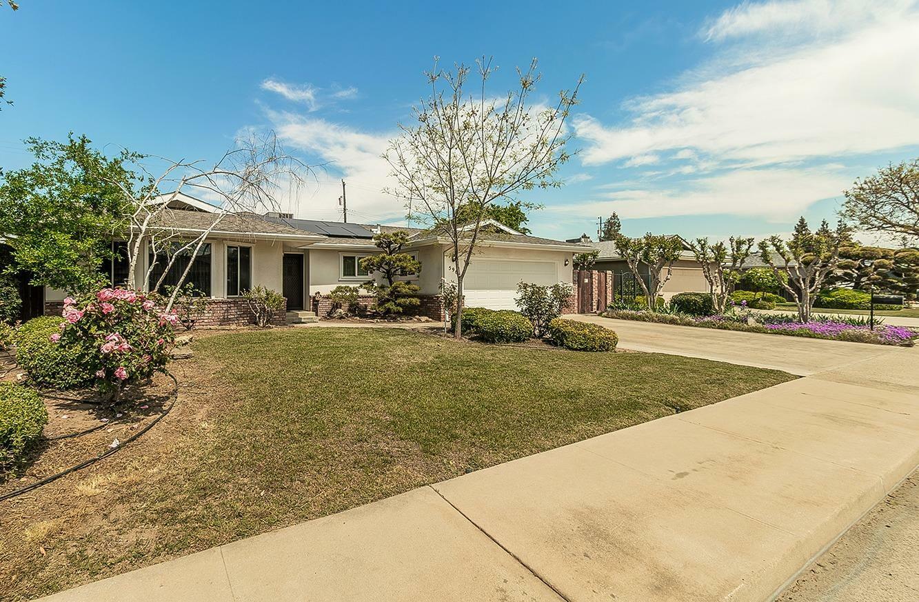 Property Photo: 596 W Herbert Avenue CA 93654