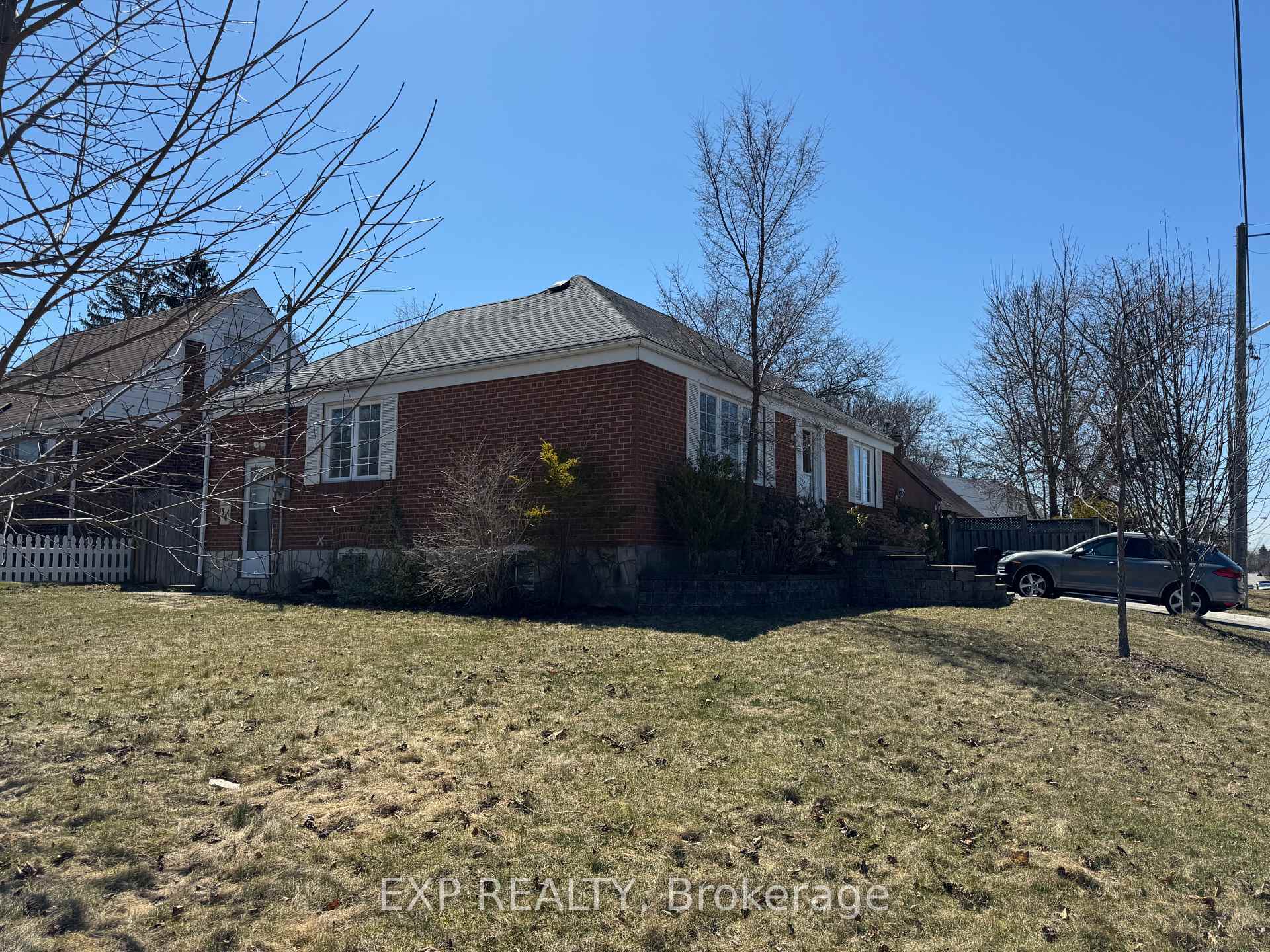 Property Photo: 34 Bellamy Road S ON M1M 3P1