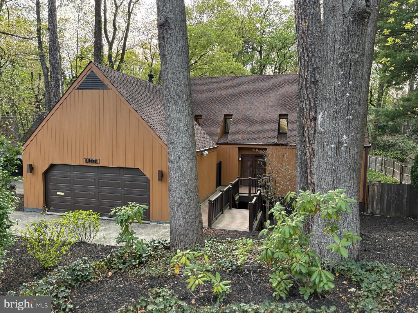 Property Photo: 1106 N Howard Street VA 22304