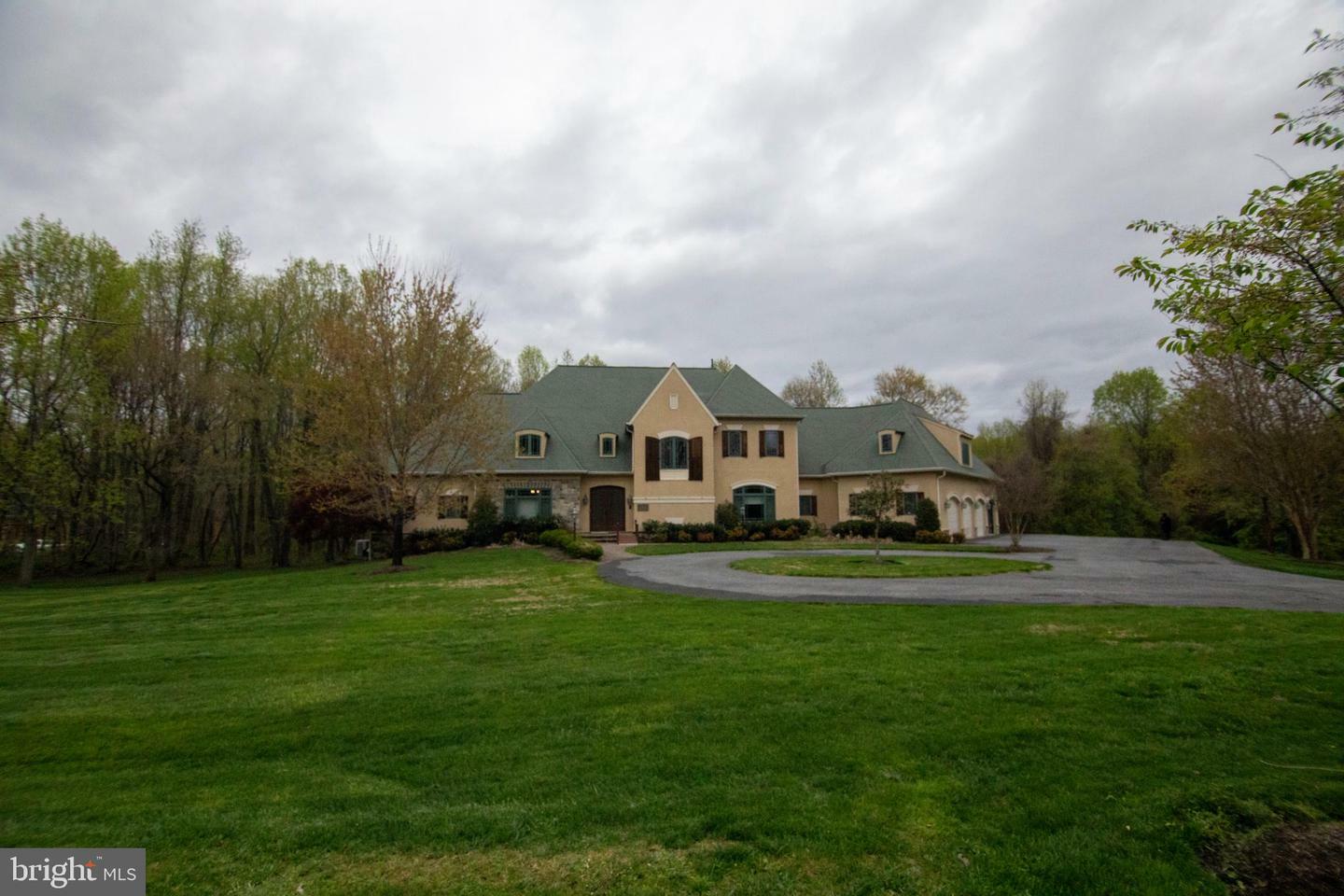 Property Photo: 2916 Westbrook Lane MD 20721