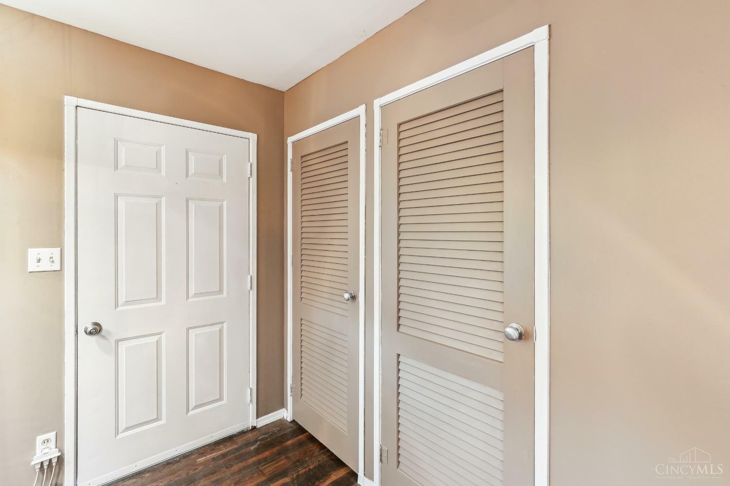 Property Photo:  1412 Tuscarora Drive  OH 45140 