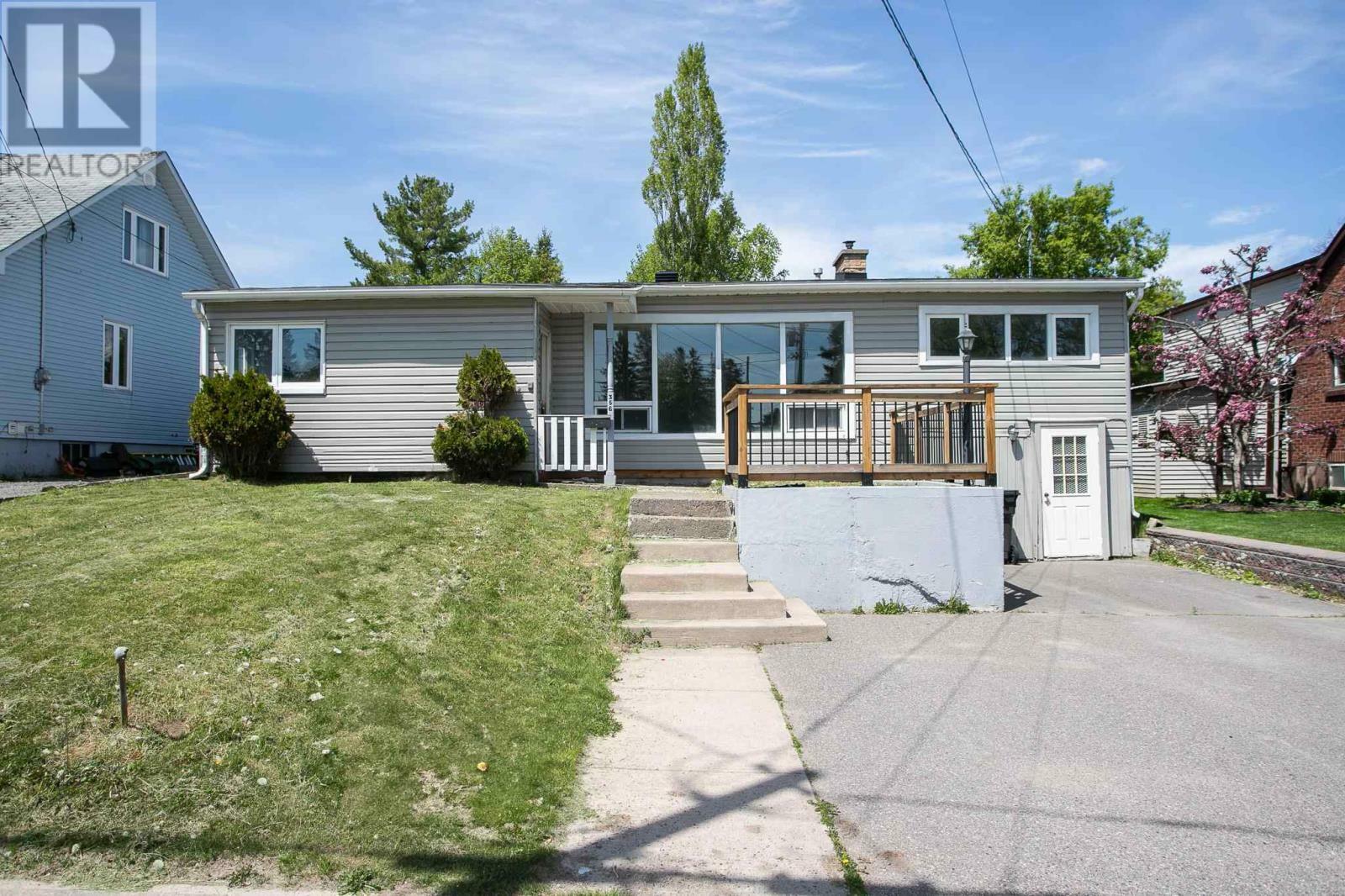 Property Photo: 356 Macdonald Ave ON P6B 1H6