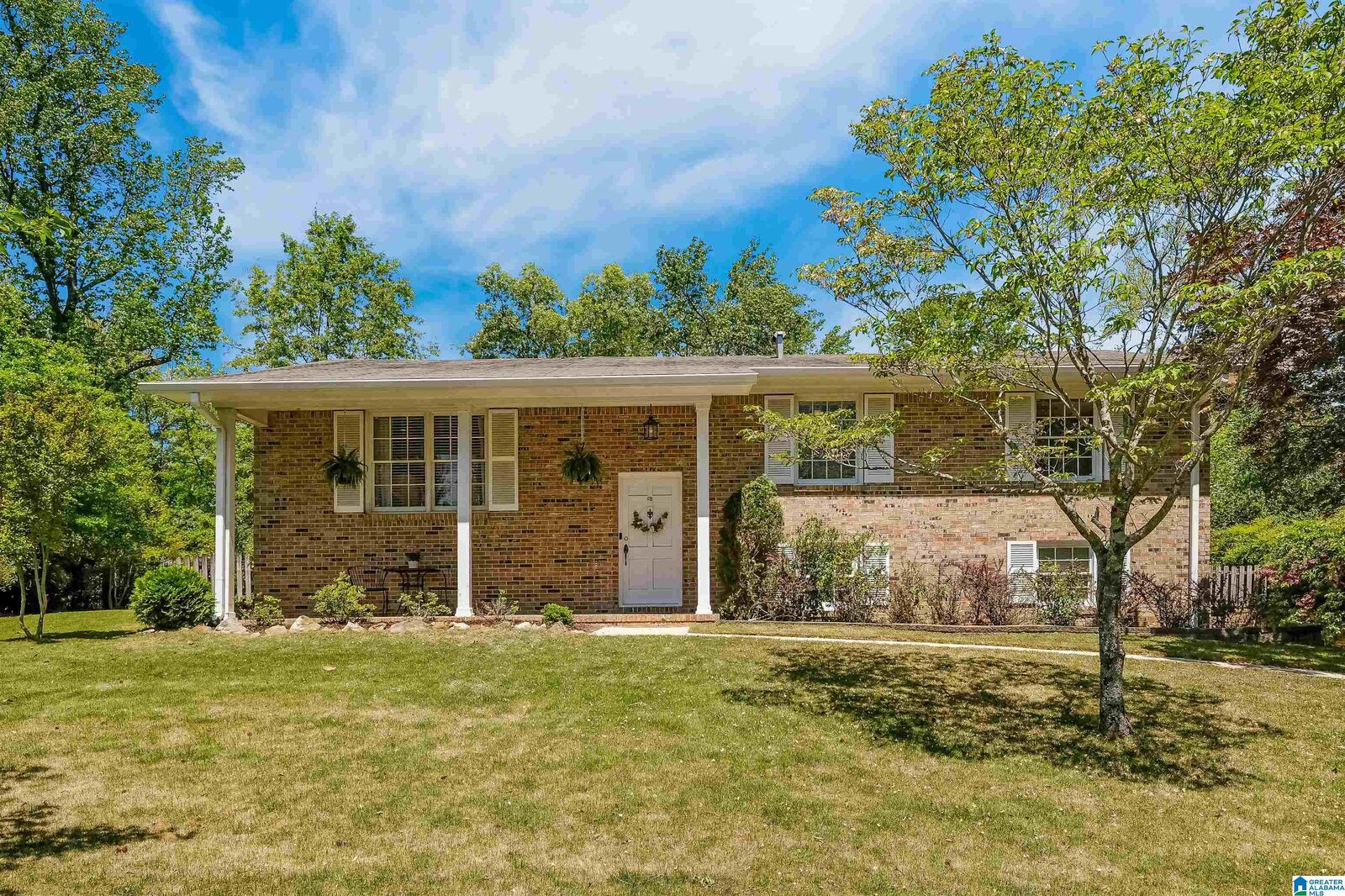 Property Photo: 2325 Farley Place AL 35226