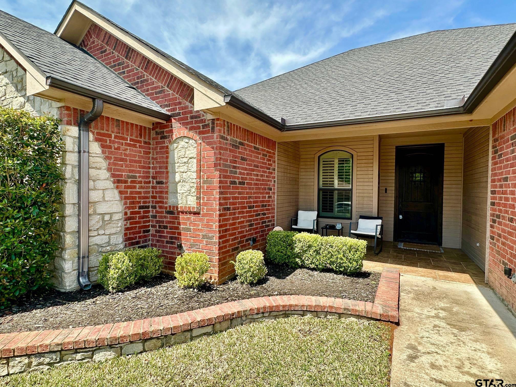 Property Photo:  809 Crepe Myrtle  TX 75604 