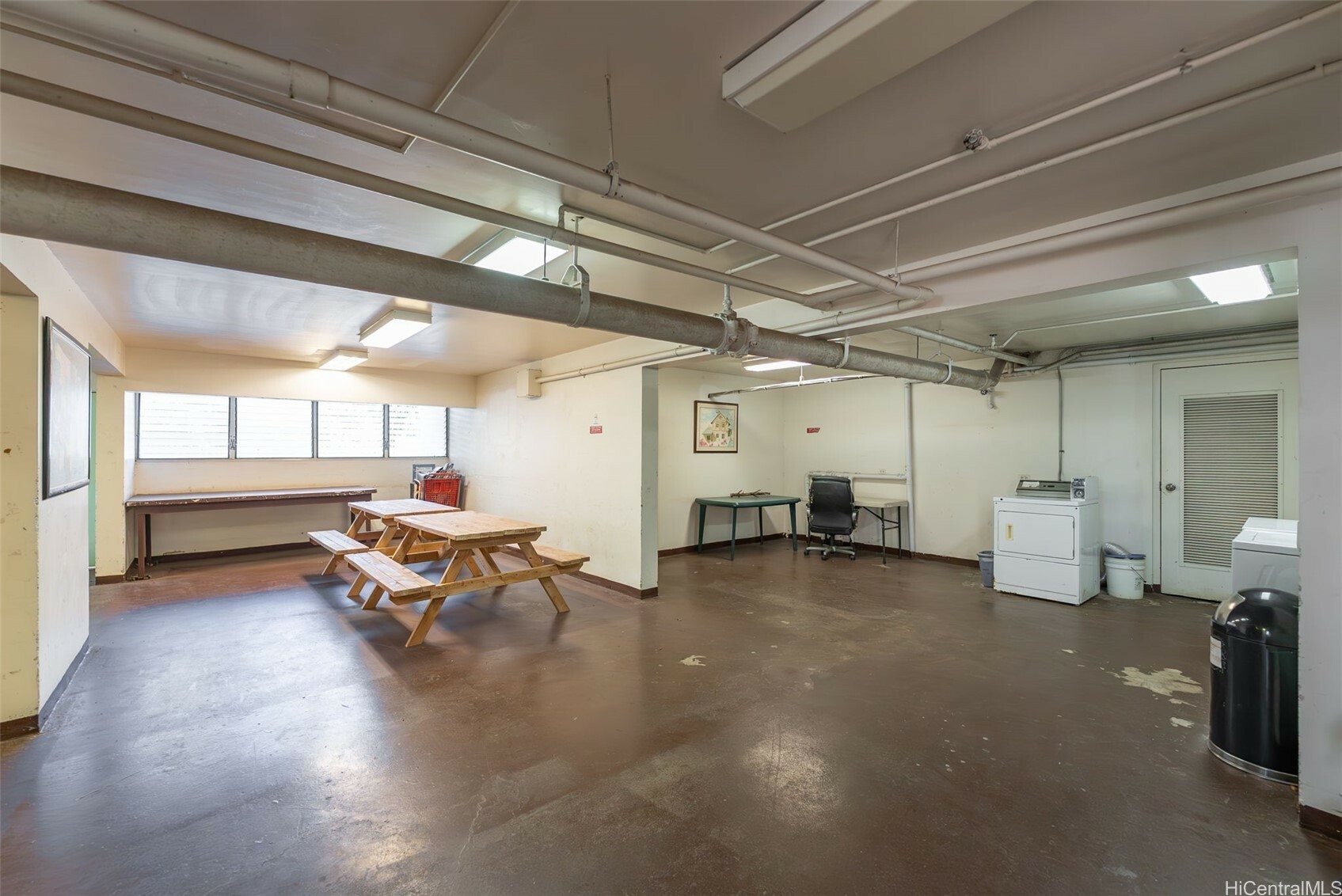 Property Photo: 1031 Ala Napunani Street 401 HI 96818