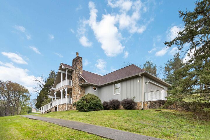 Property Photo:  407 Circle Lake Drive  KY 42518 