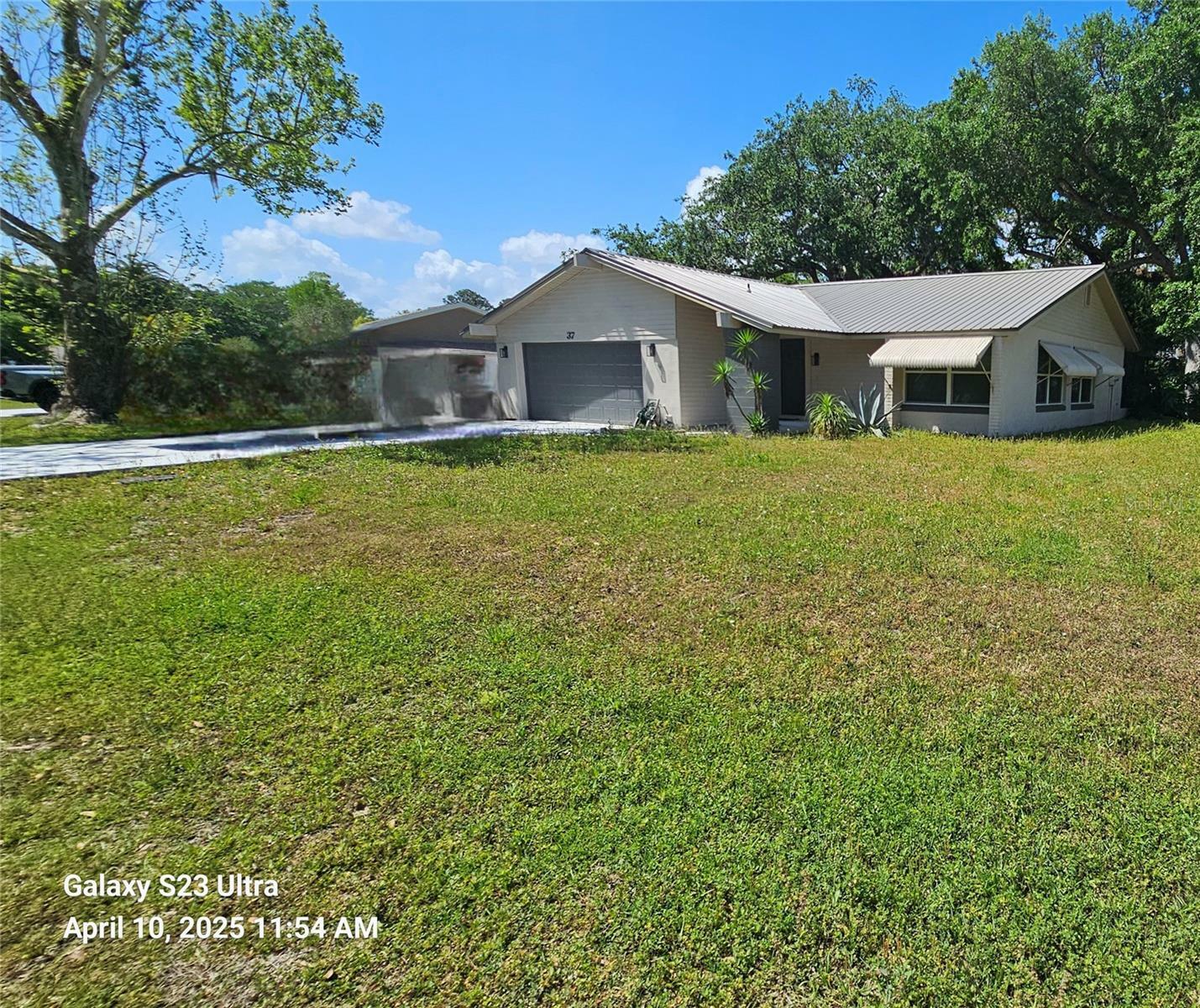 Property Photo: 37 Cooper Lane FL 32137