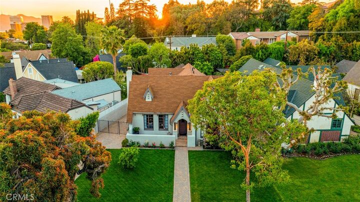 Property Photo: 1105 Viscano Drive CA 91207