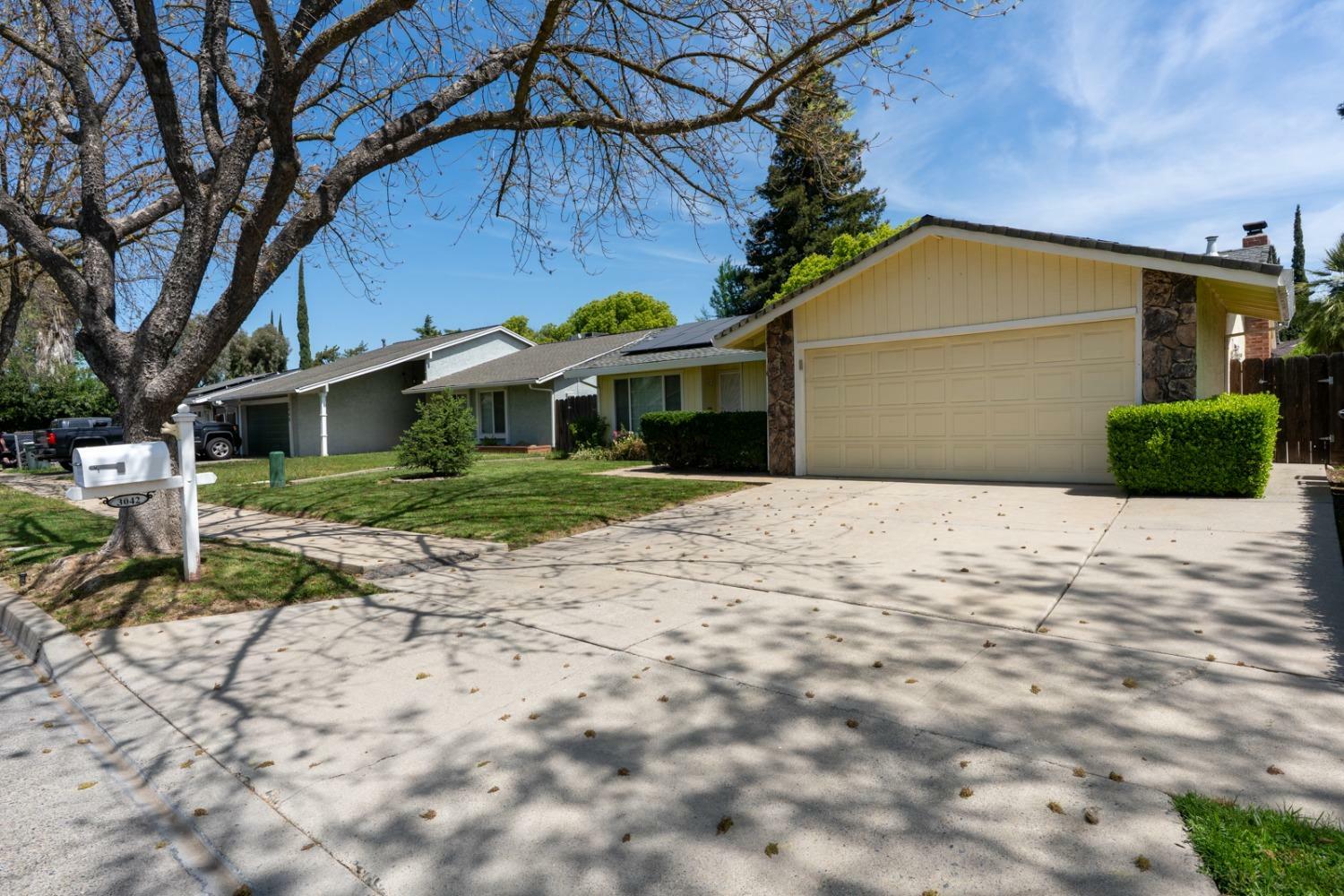 Property Photo: 3042 Marie Court CA 95340