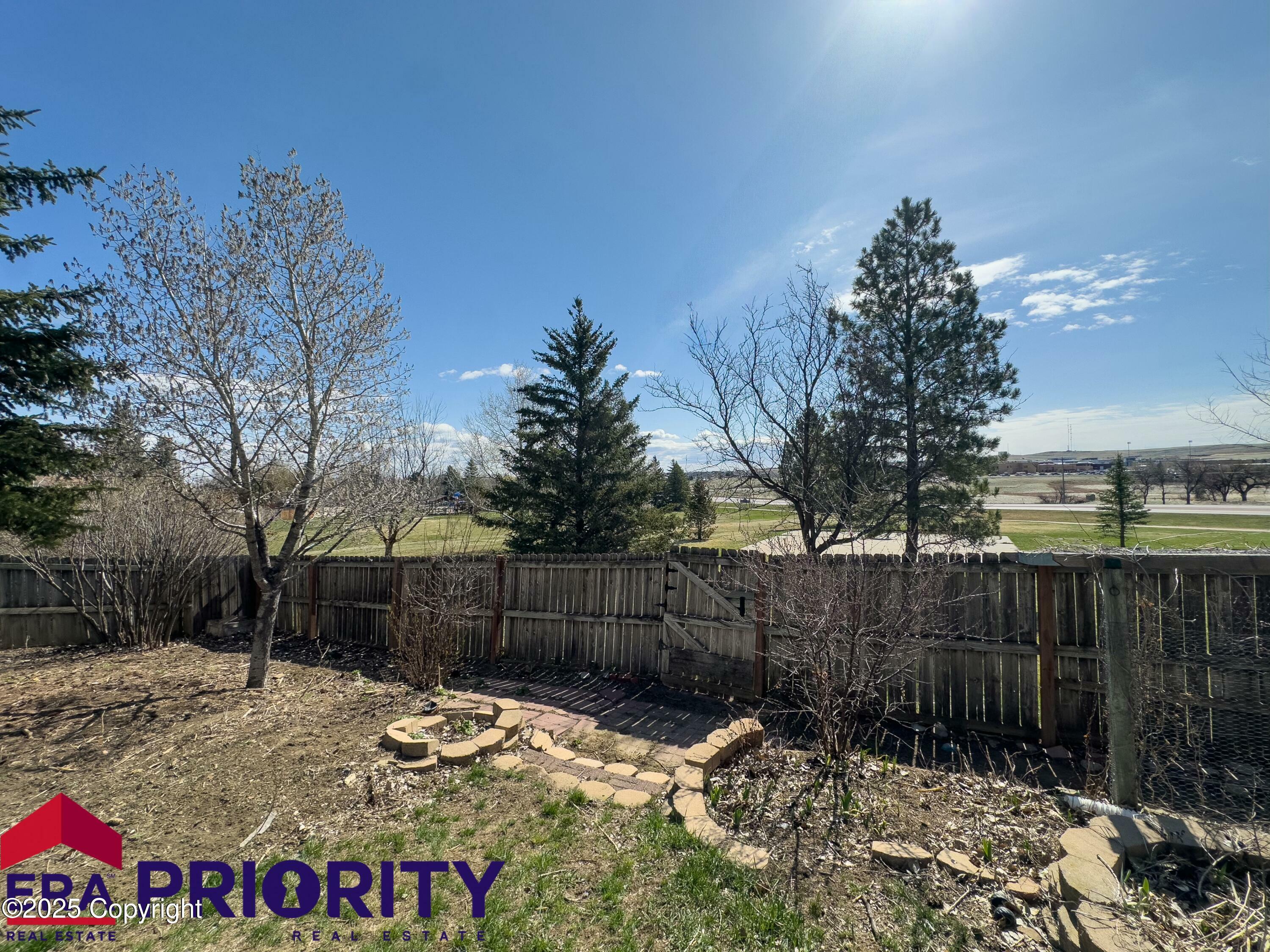 Property Photo: 1101 Vanscoy Dr - WY 82718