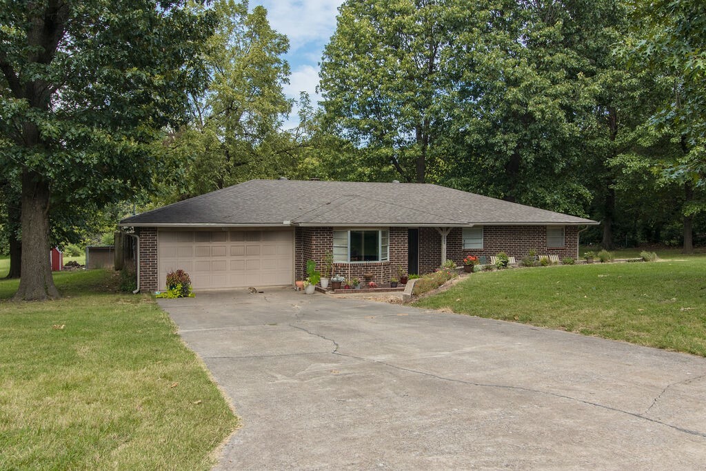 Property Photo: 208 W Bailey Avenue AR 72764
