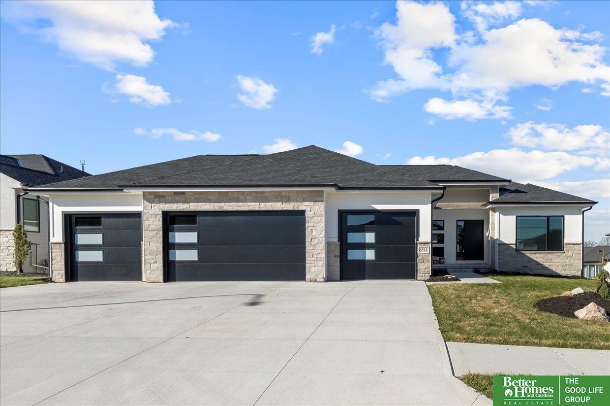 Property Photo: 6518 S 208th Avenue NE 68022