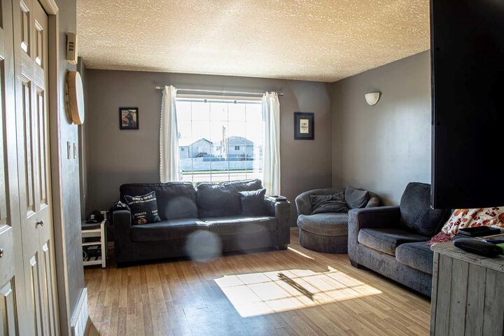 Property Photo: 10808 100 Avenue AB T0H 1Z0