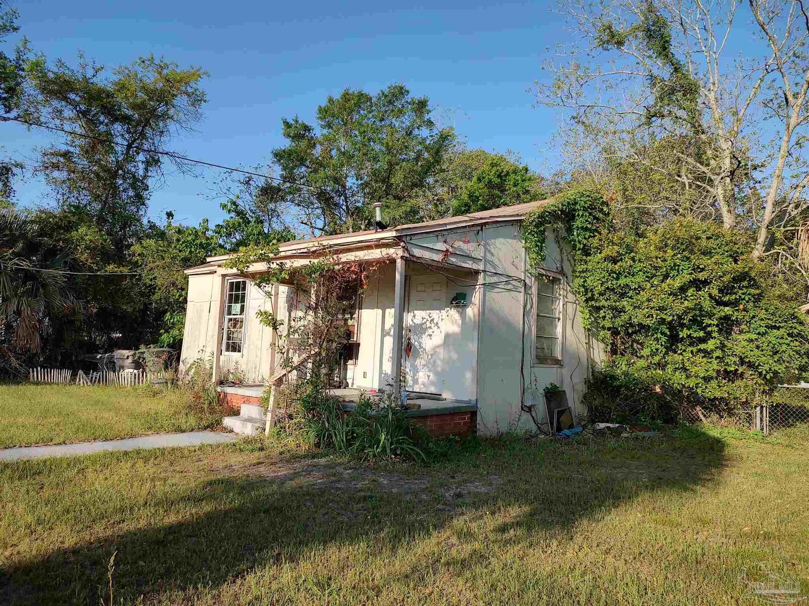 Property Photo:  307 N Navy Blvd  FL 32507 