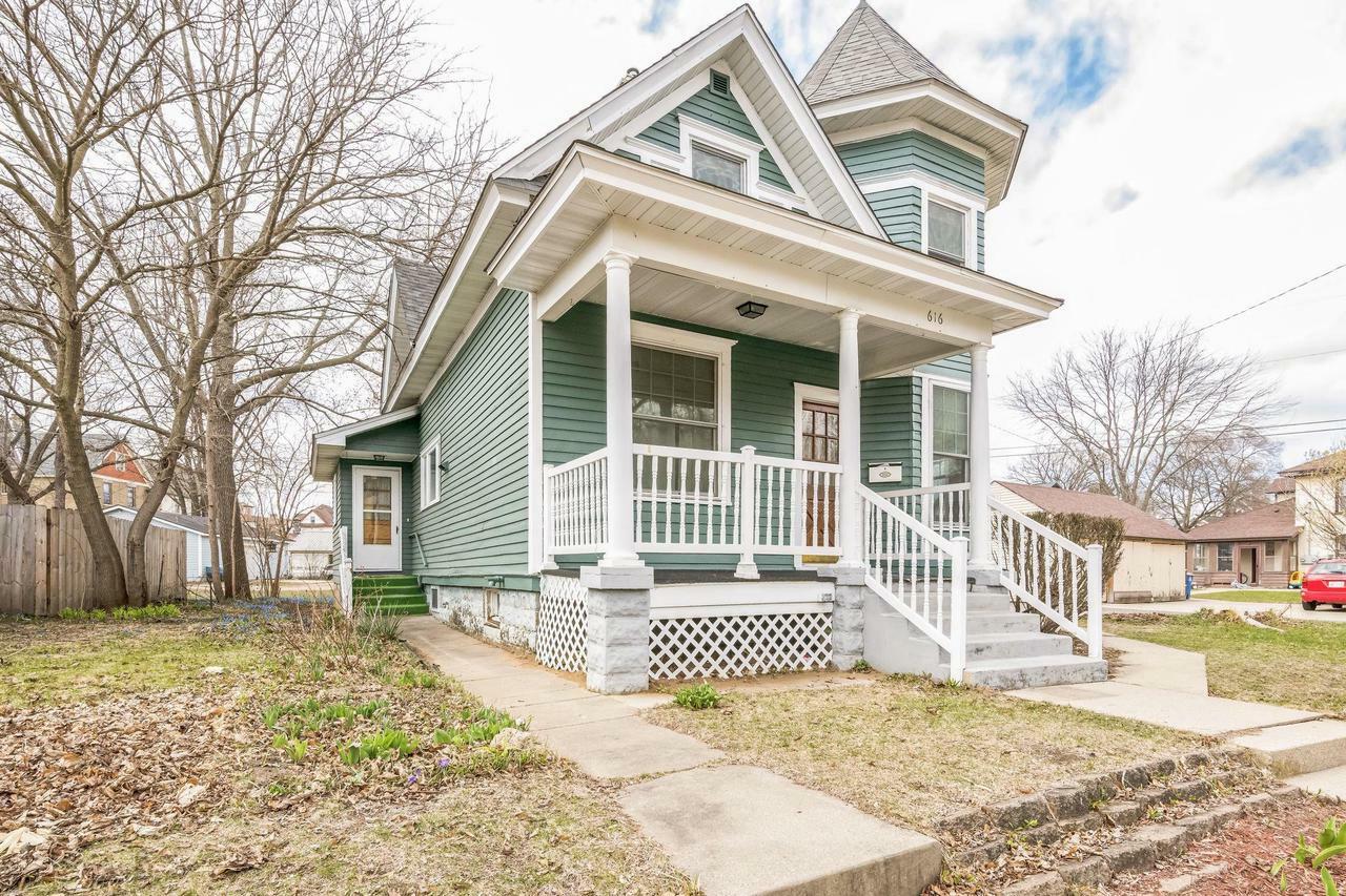 Property Photo: 616 Macfarlane Road WI 53901