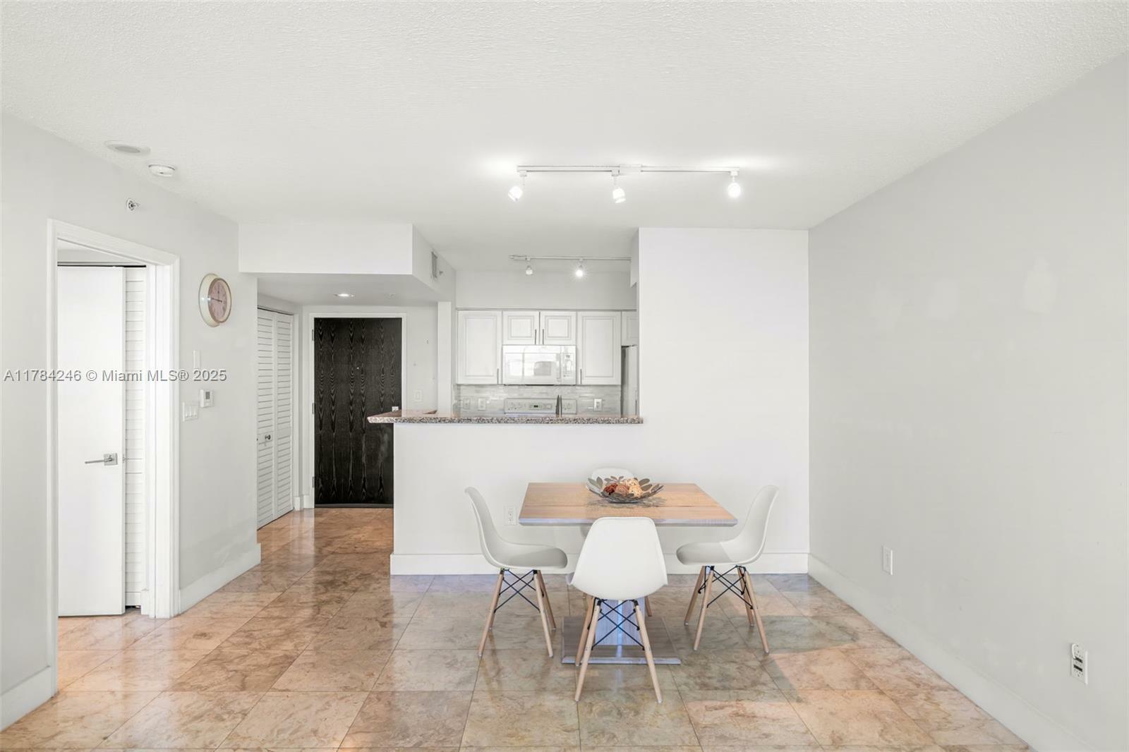Property Photo: 90 Alton Rd 1706 FL 33139