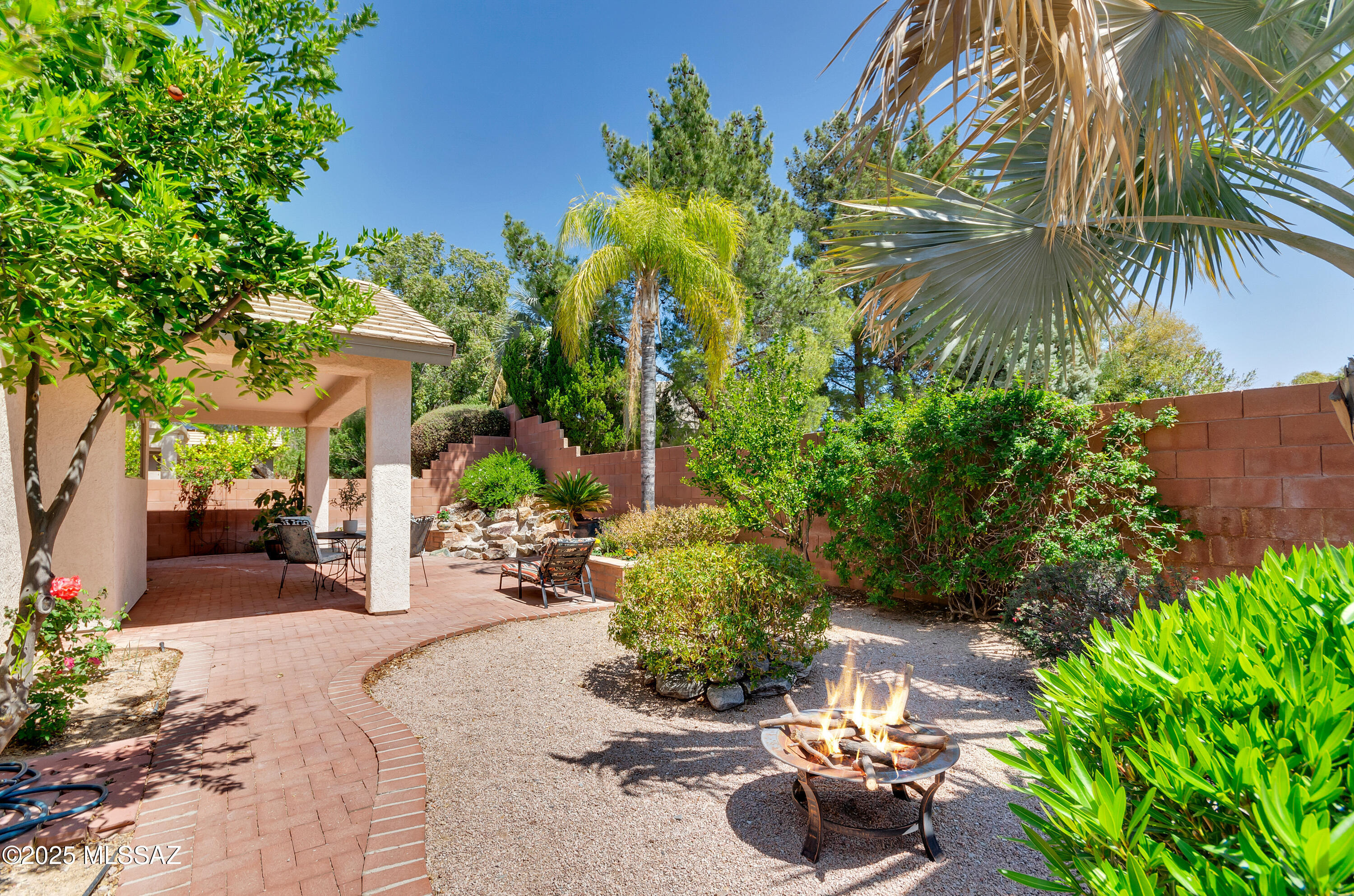 Property Photo:  11092 N Eagle Crest Drive  AZ 85737 