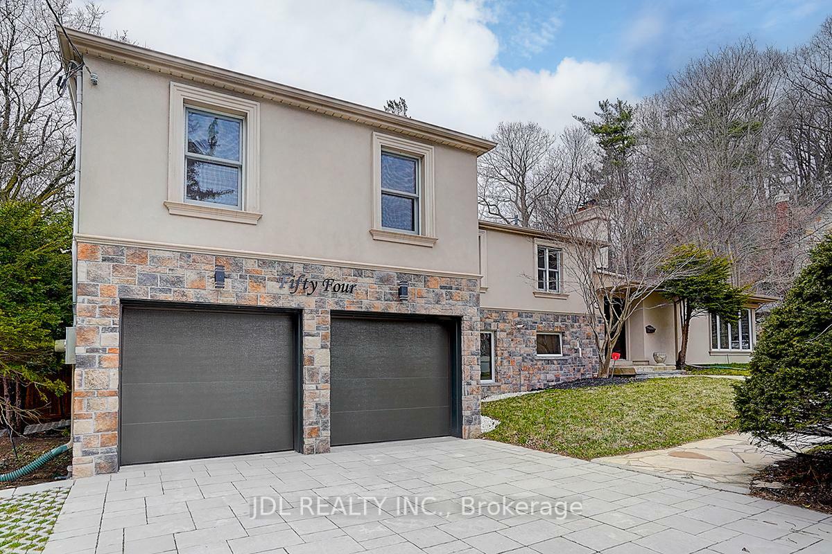 Property Photo: 54 Plymbridge Road ON M2P 1A3