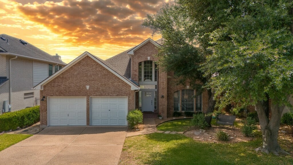 Property Photo: 10012 Scull Creek Drive TX 78730